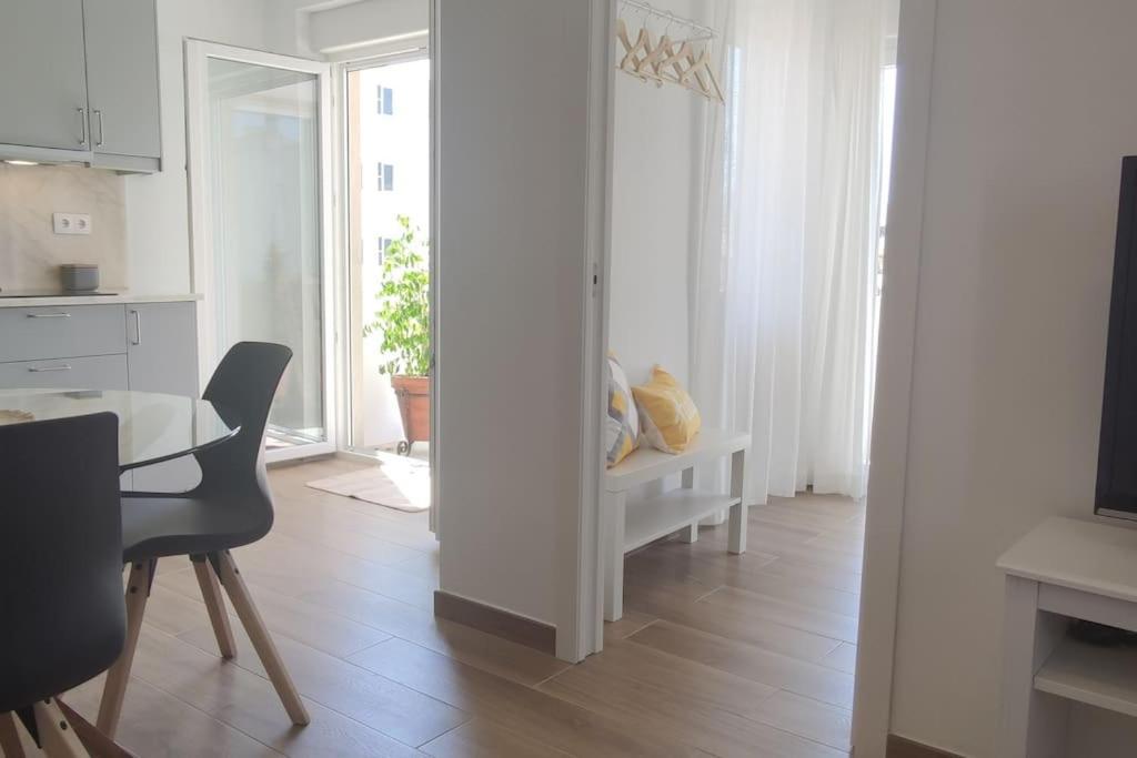 Lovely & Bright Renovated Apt. W/ Balcony In Lagos Exterior foto
